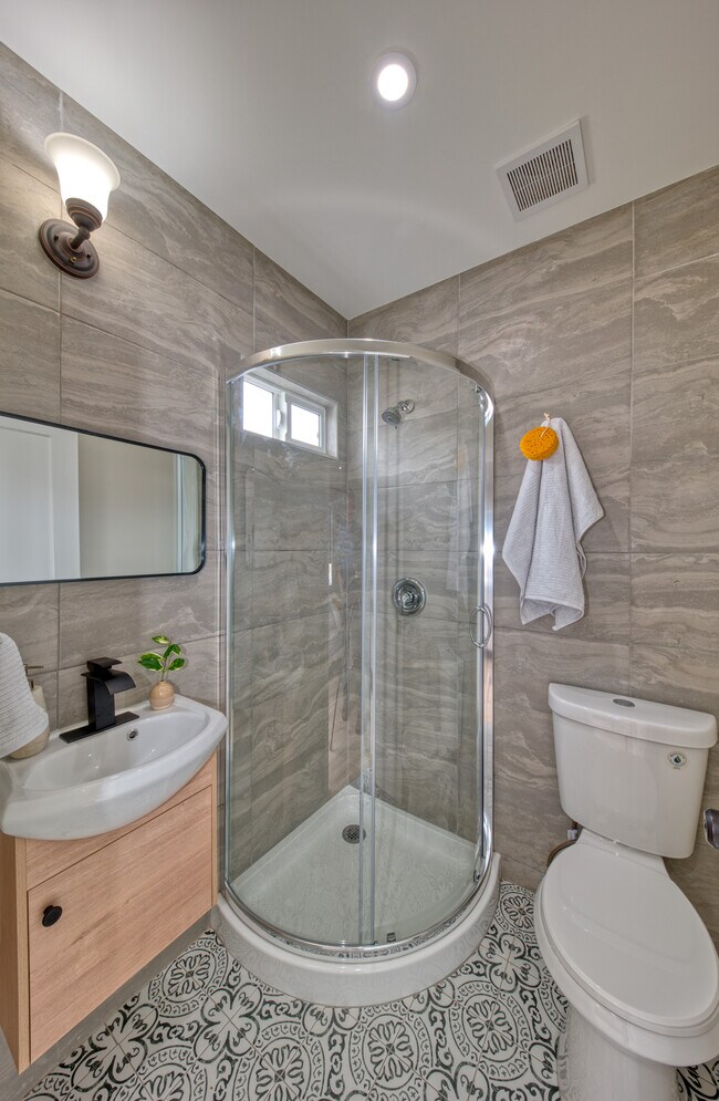 Building Photo - 11114 Ruthelen St