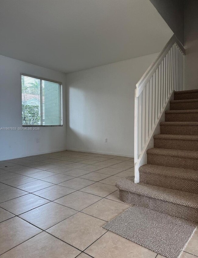 Building Photo - 2525 SE 14th Ave