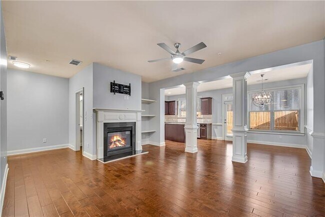 Building Photo - 2242 Knoxhill View