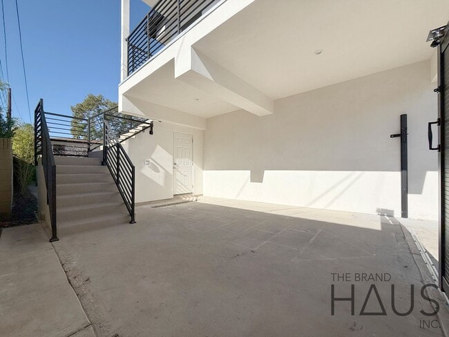 Building Photo - Brand-New 1-Bedroom, 1-Bathroom, 1-Compact Carport - Vaulted Ceilings in Belmont Heights