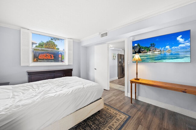 Building Photo - 5301 NW 2nd Ave