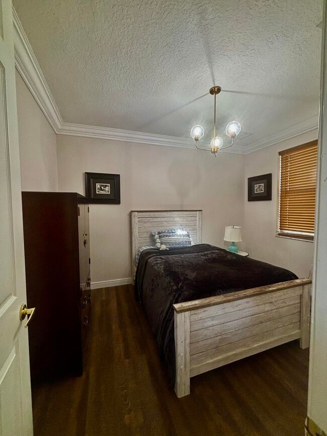 Building Photo - 2333 Waburton Terrace