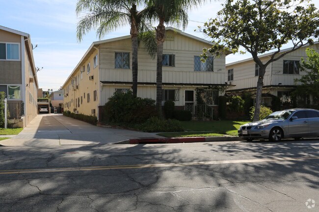 Building Photo - 1130 N Louise St