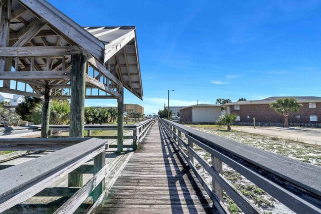 Building Photo - 317 Bream Ave