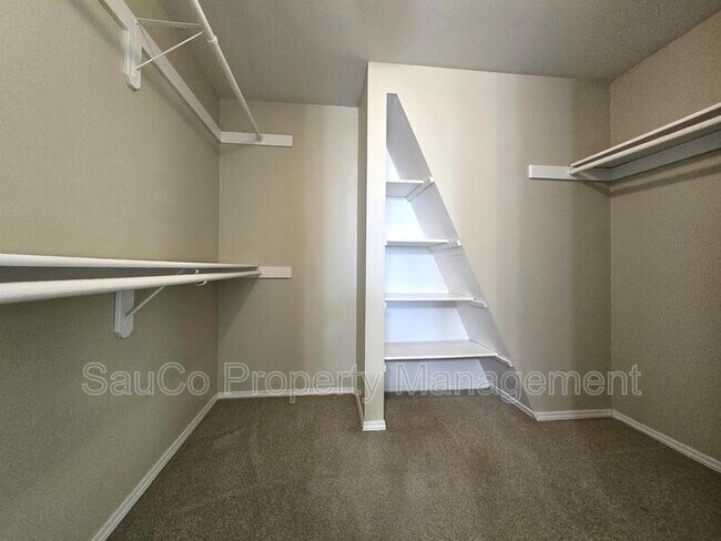 Building Photo - 20365 NW Quail Hollow Dr