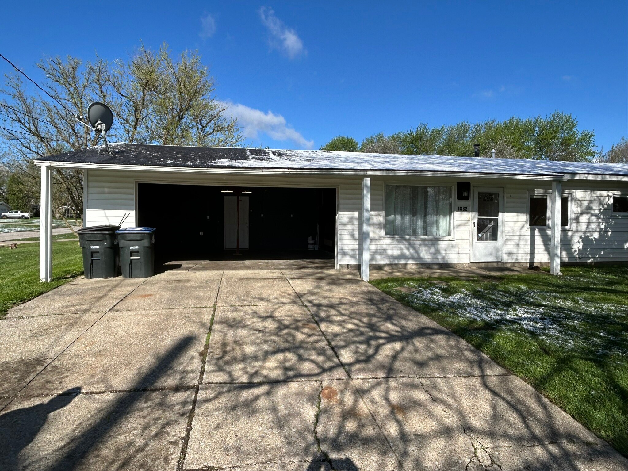 Building Photo - 1882 Paul Dr