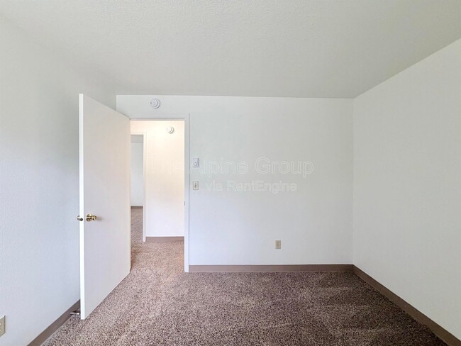 Building Photo - 8991 SW Herb Way