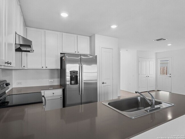 Building Photo - 910 Stricker Path