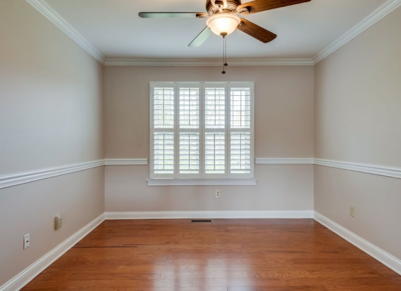 Building Photo - 176 London Ln