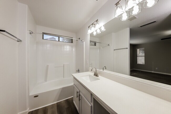 Building Photo - 3841 W Villa Linda Dr