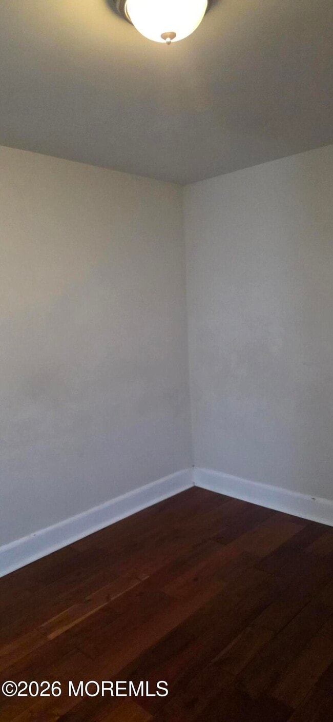 Building Photo - 107 Broad St