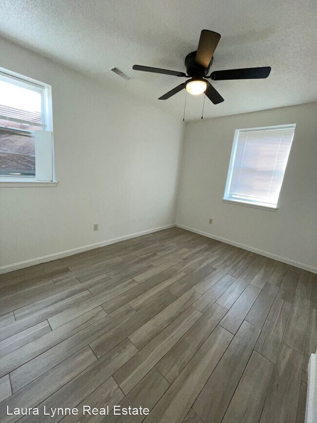 Building Photo - 3 br, 1 bath House - 1101 E South Ave