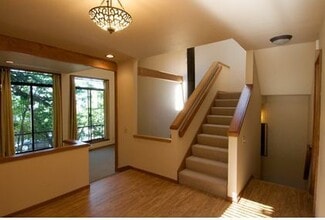 Building Photo - Husky Townhomes