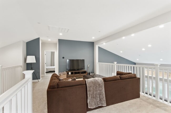 Building Photo - Springlake 3 Bedroom 3 Bathroom House