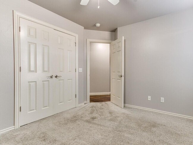 Building Photo - 17121 Kemble Ln