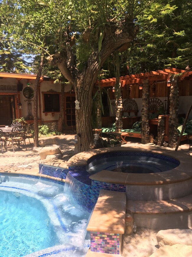 Building Photo - 6200 Ranchito Ave