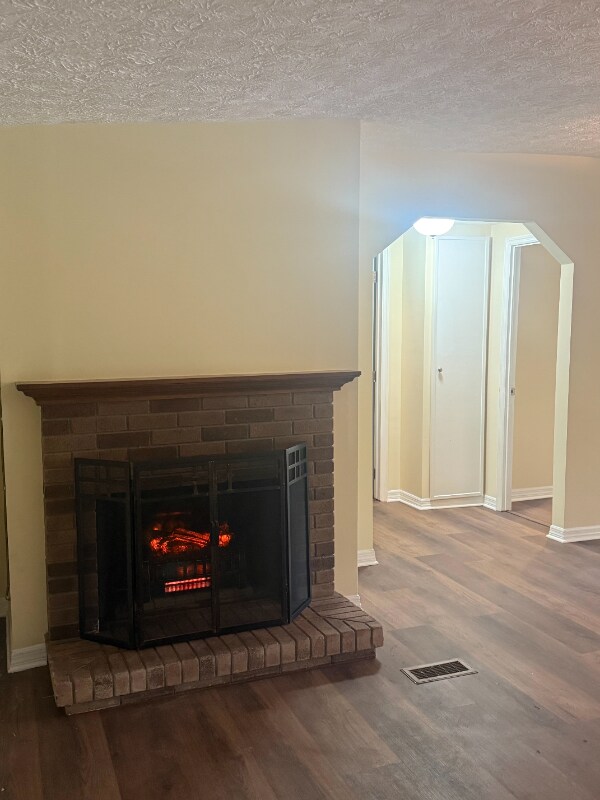 Building Photo - 4635 Johns Cemetery Rd