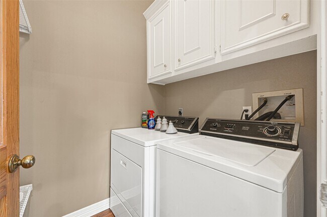 Building Photo - 4314 Amber Lake Dr