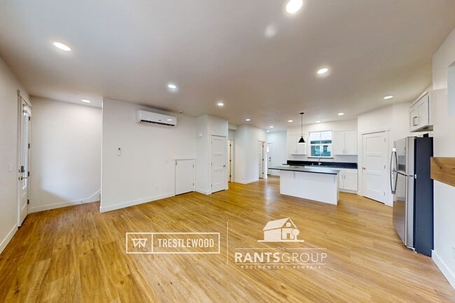 Building Photo - Brand New! Modern Home in Trestlewood – Wh...