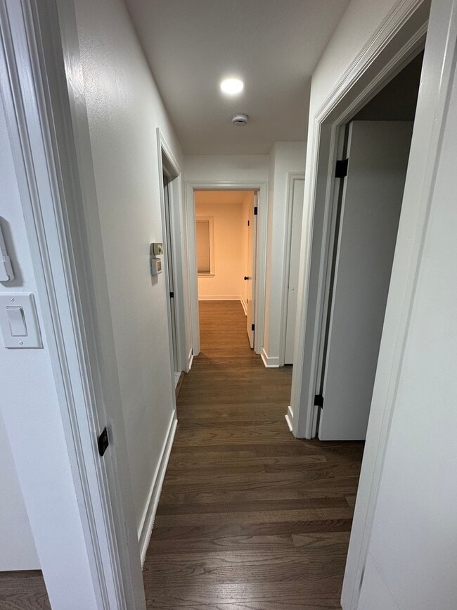 Building Photo - 896 Webster Ln