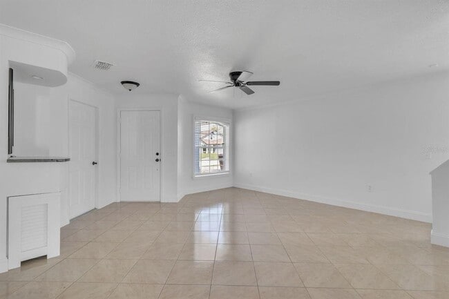 Building Photo - 2113 Jessa Dr