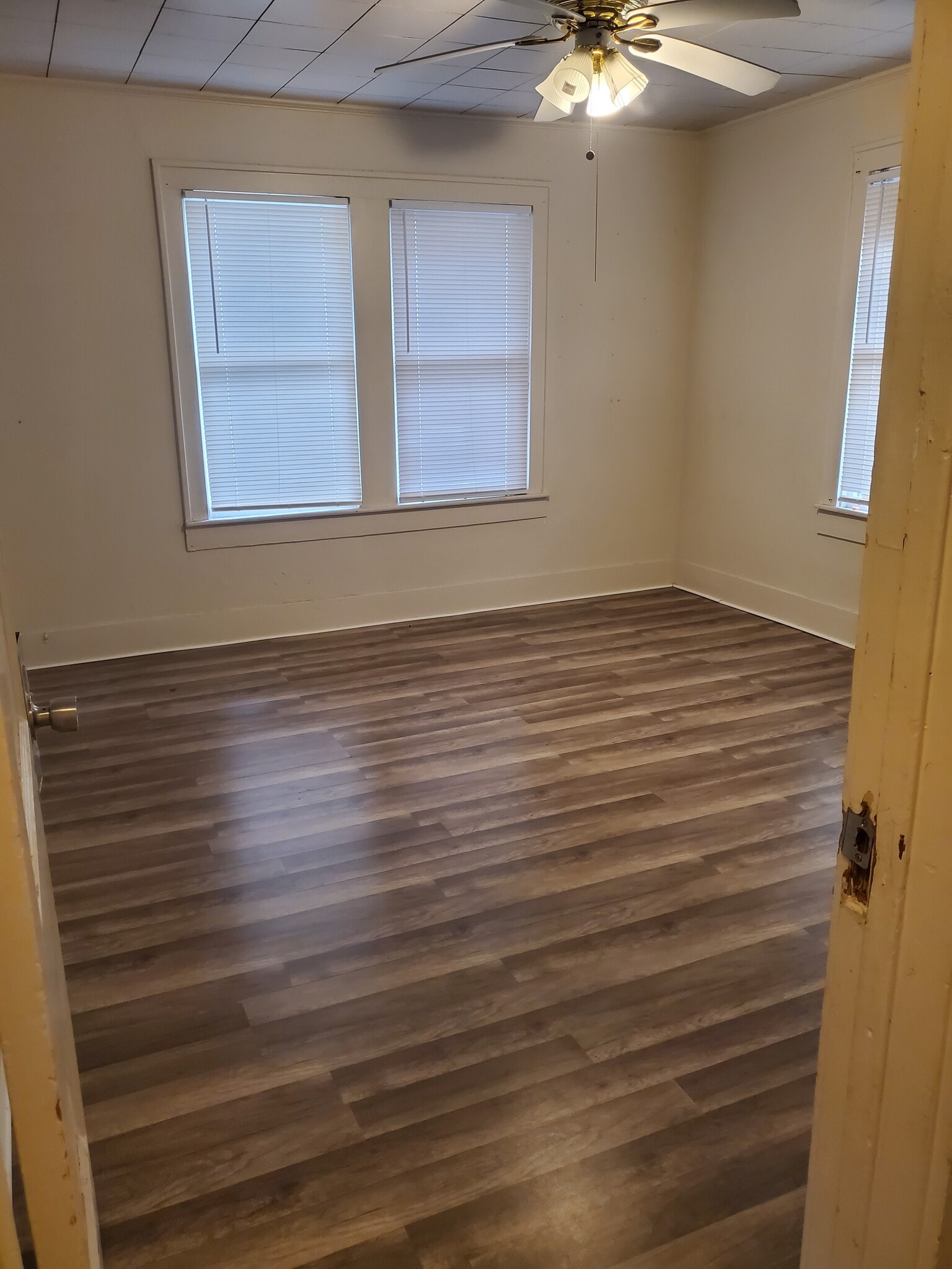 Bedroom - 222 W Murrill St