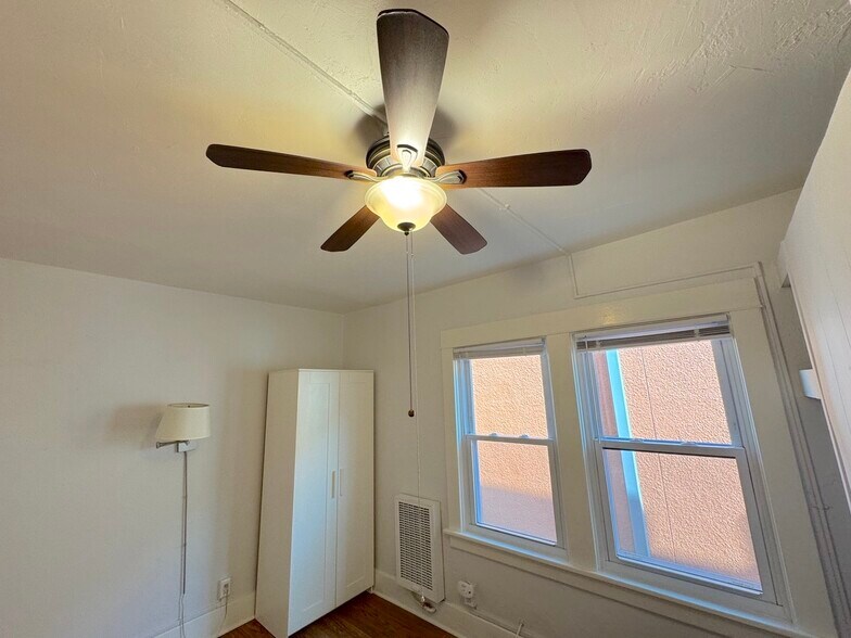 Building Photo - 40 Brooks Ave