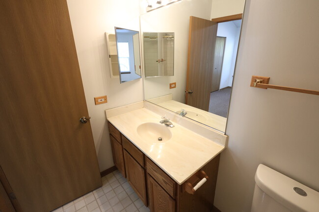 Building Photo - 1840 Grove Ave