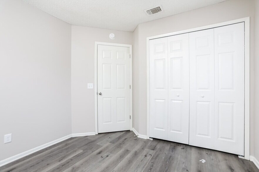Building Photo - 1275 Pin Oak Dr