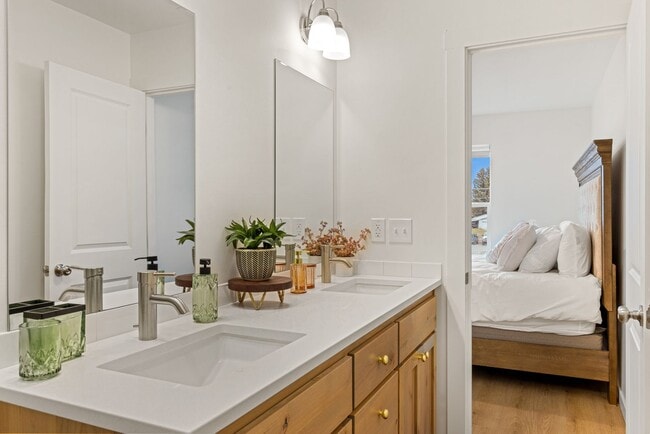 Building Photo - New Construction! Free first month rent