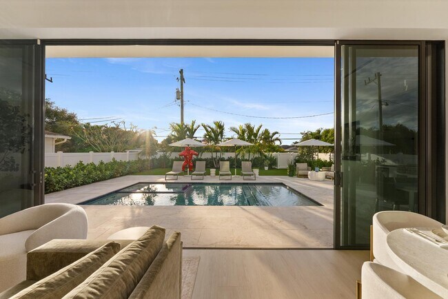 Building Photo - 220 S Swinton Ave