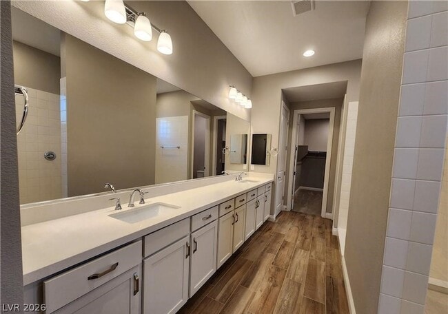 Building Photo - 130 Nine Mile Creek Dr