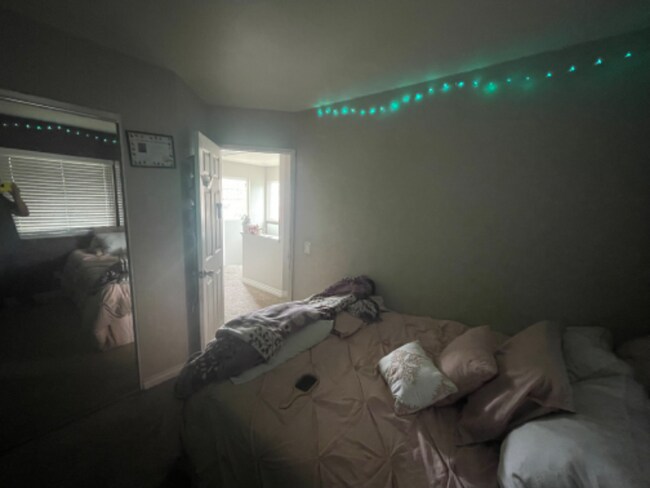 Building Photo - 402 Ferrara Way