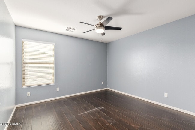 Building Photo - 40747 W Robbins Dr