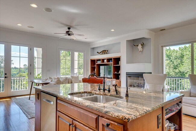 Building Photo - 501 John Fox's Run