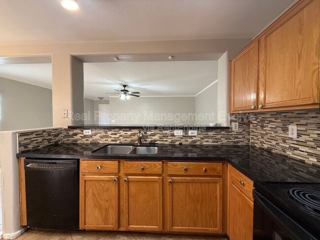 Building Photo - 22621 W Yavapai St