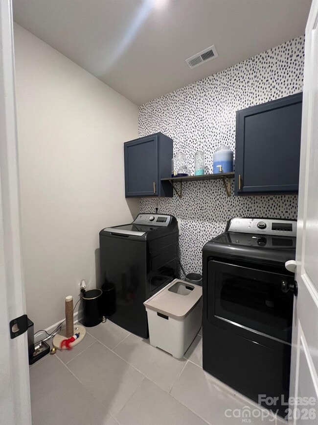 Building Photo - 8921 Pennegrove Cir