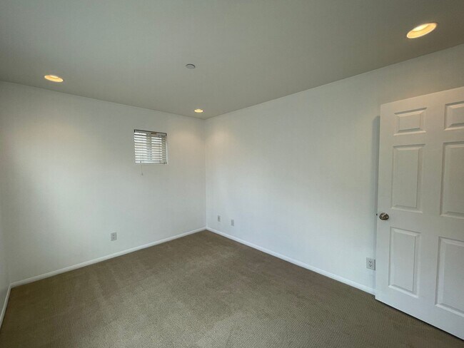 Building Photo - 322 Arcade Dr