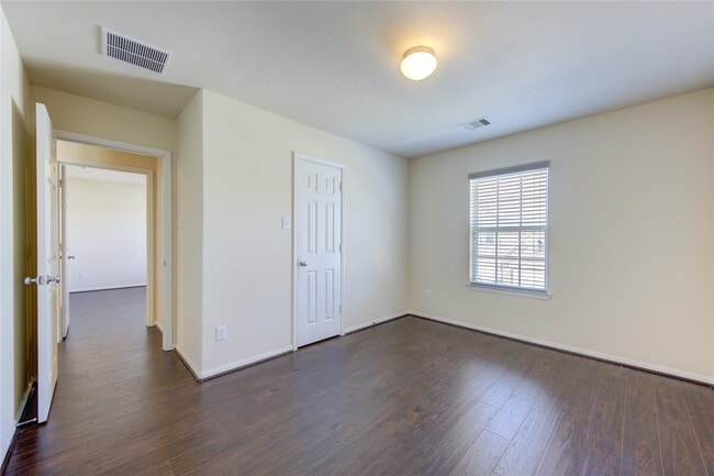 Building Photo - 6518 Wilshire Ridge