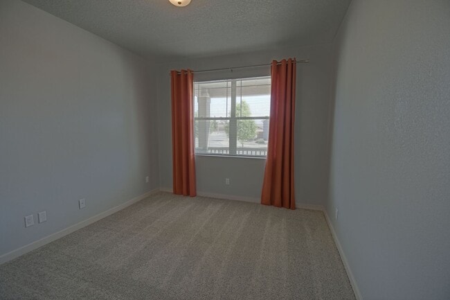 Building Photo - 4bd/3ba Spacious Home Available in the North Valley!