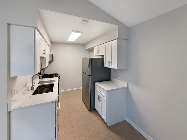 Building Photo - 65 Spuhler Dr