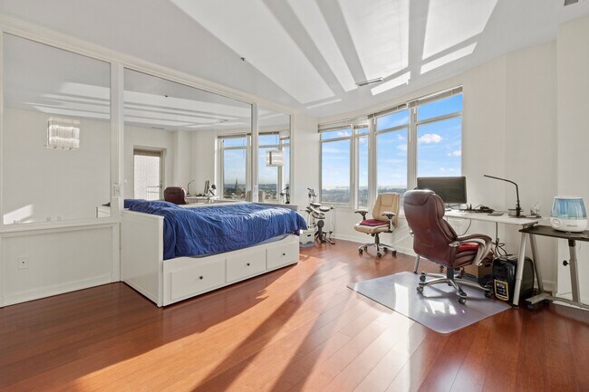 Building Photo - 100 Harborview Dr