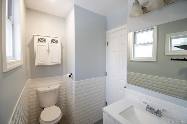 Building Photo - 25 Hillside Ave