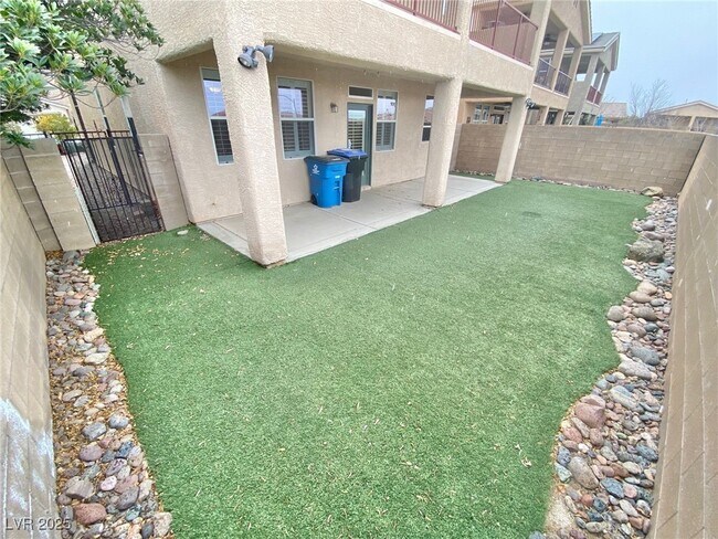 Building Photo - 2840 Dunnottar Ave