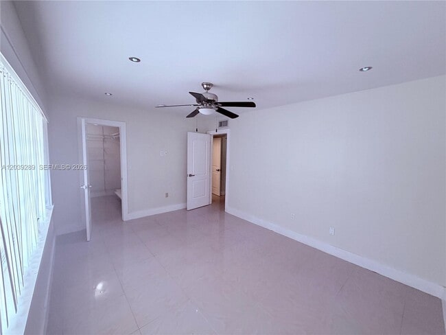 Building Photo - 13872 SW 90th Ave