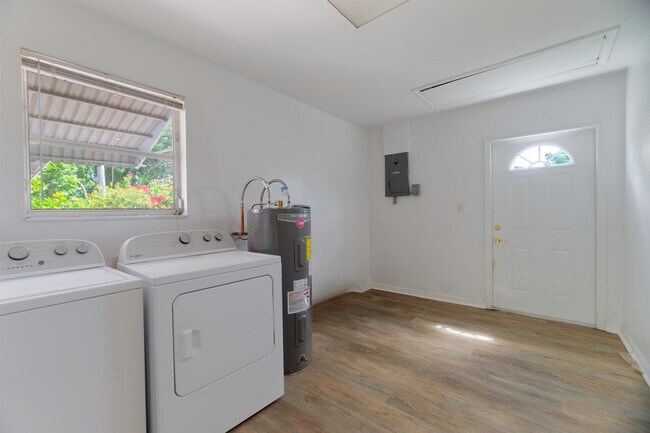 Building Photo - 4375 Forest Ln