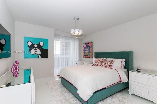 Building Photo - 1830 S Ocean Dr