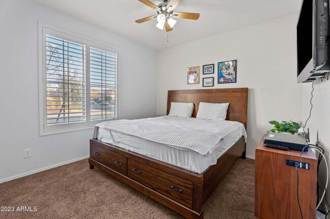 Building Photo - Las Brisas Beauty