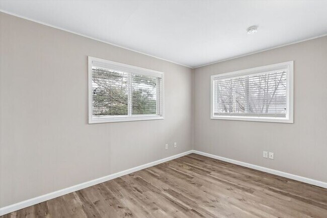 Building Photo - $1,750 | 3 Bedroom, 1 Bathroom Top Floor Duplex | No Pets | Available for Immediate Move-In!