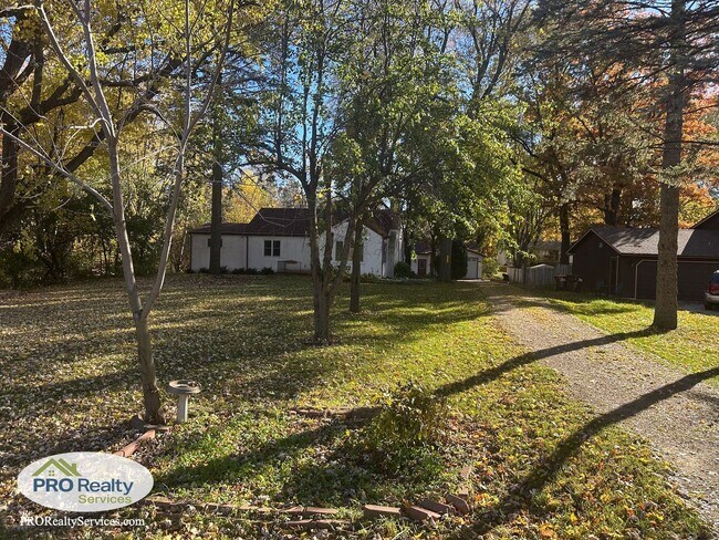 Building Photo - 3 Bedroom House **$1,000.00 off December's Rent with a December 2025 Move In**